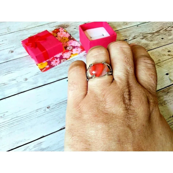 Size 8 NIB Oval Silver Plated Red Carnelian Ring - Picture 4 of 5